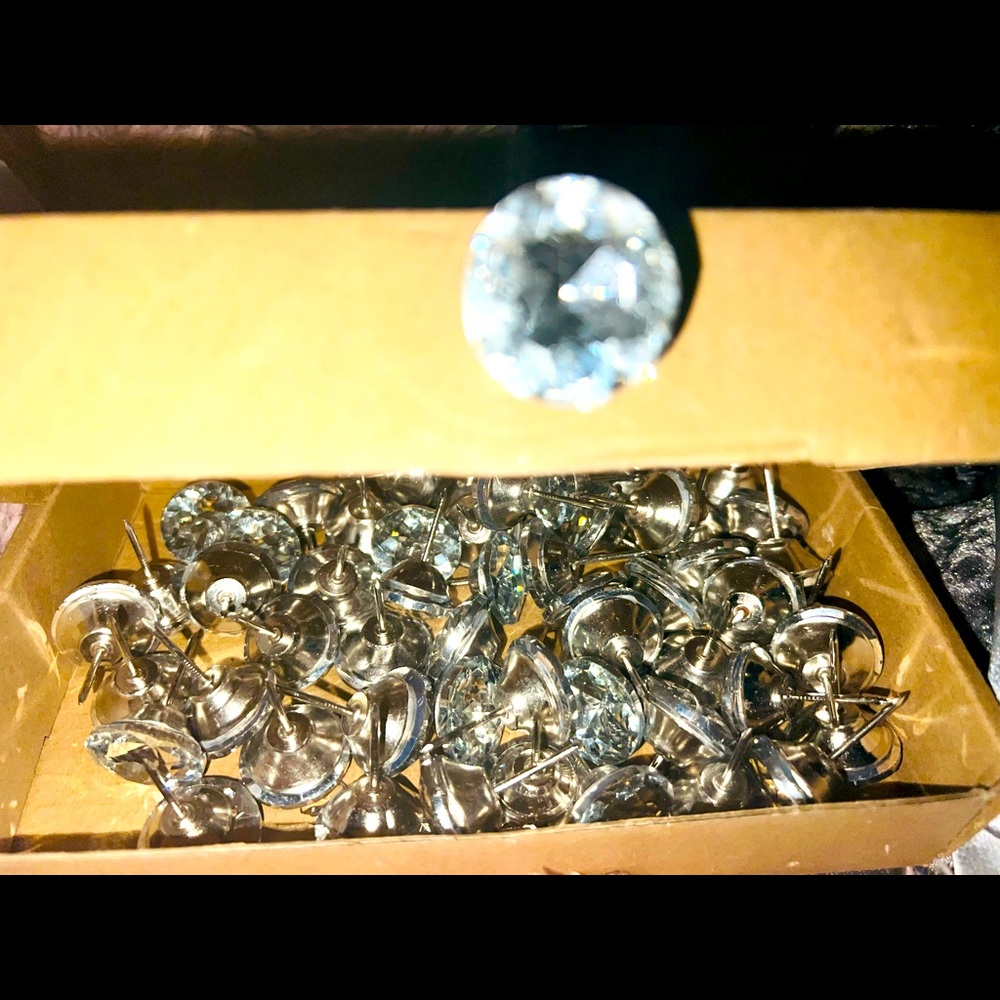 Brand New Silver Crystal Diamond Look Decor Pins